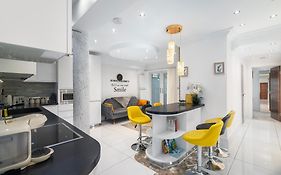 Stylish Flat With A Private Garden In Paddington
